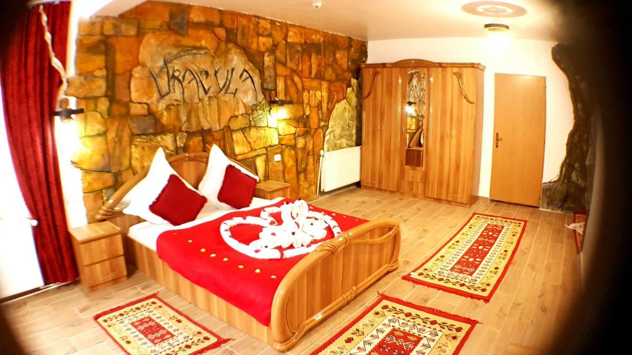 Pensiunea Dracula & Spa Capatineni-Ungureni ภายนอก รูปภาพ