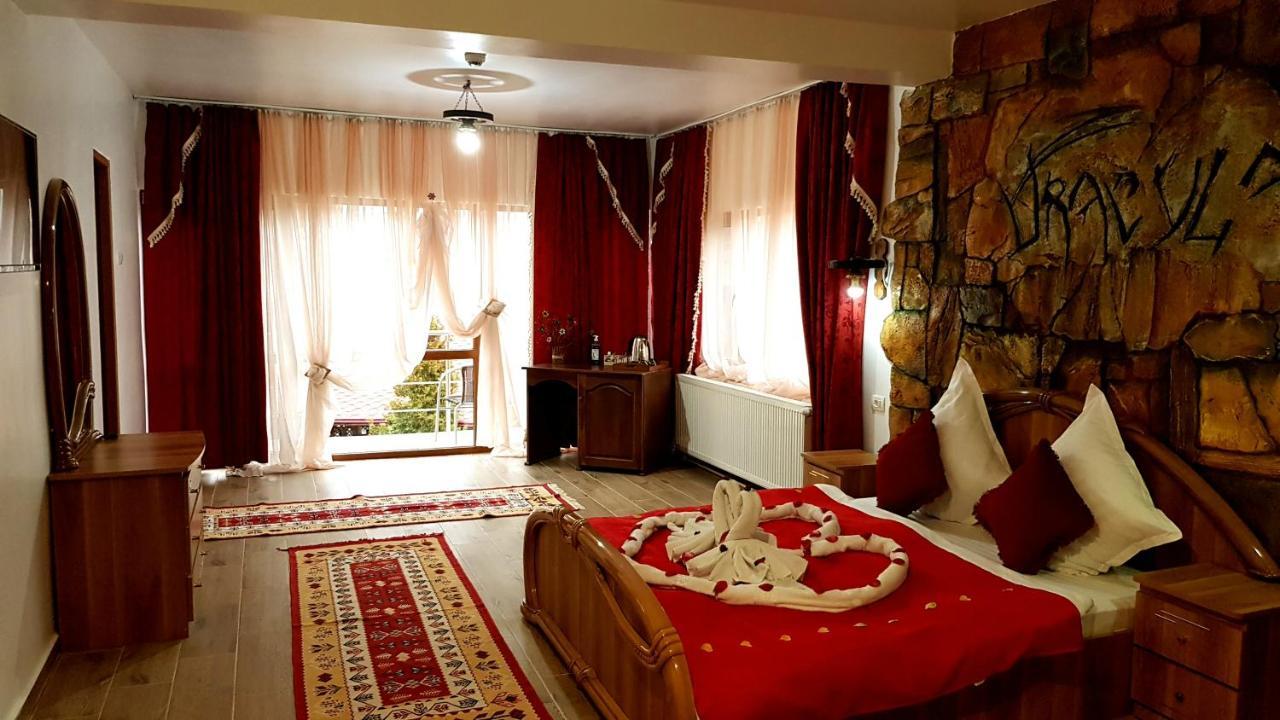Pensiunea Dracula & Spa Capatineni-Ungureni ภายนอก รูปภาพ