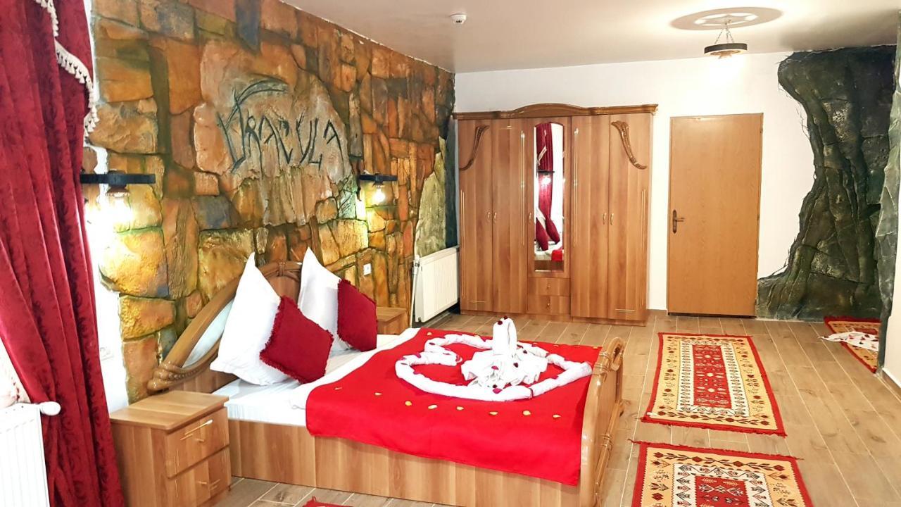 Pensiunea Dracula & Spa Capatineni-Ungureni ภายนอก รูปภาพ
