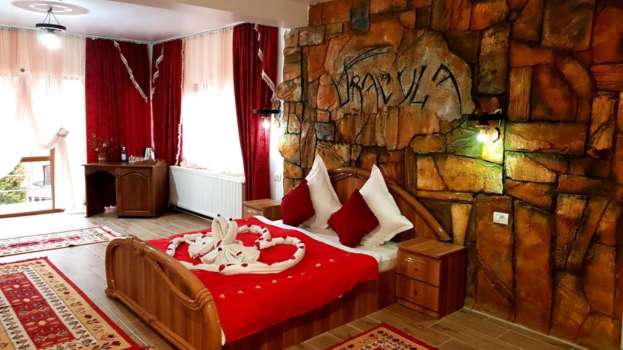 Pensiunea Dracula & Spa Capatineni-Ungureni ภายนอก รูปภาพ