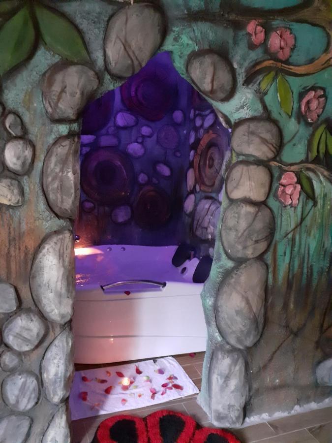 Pensiunea Dracula & Spa Capatineni-Ungureni ภายนอก รูปภาพ