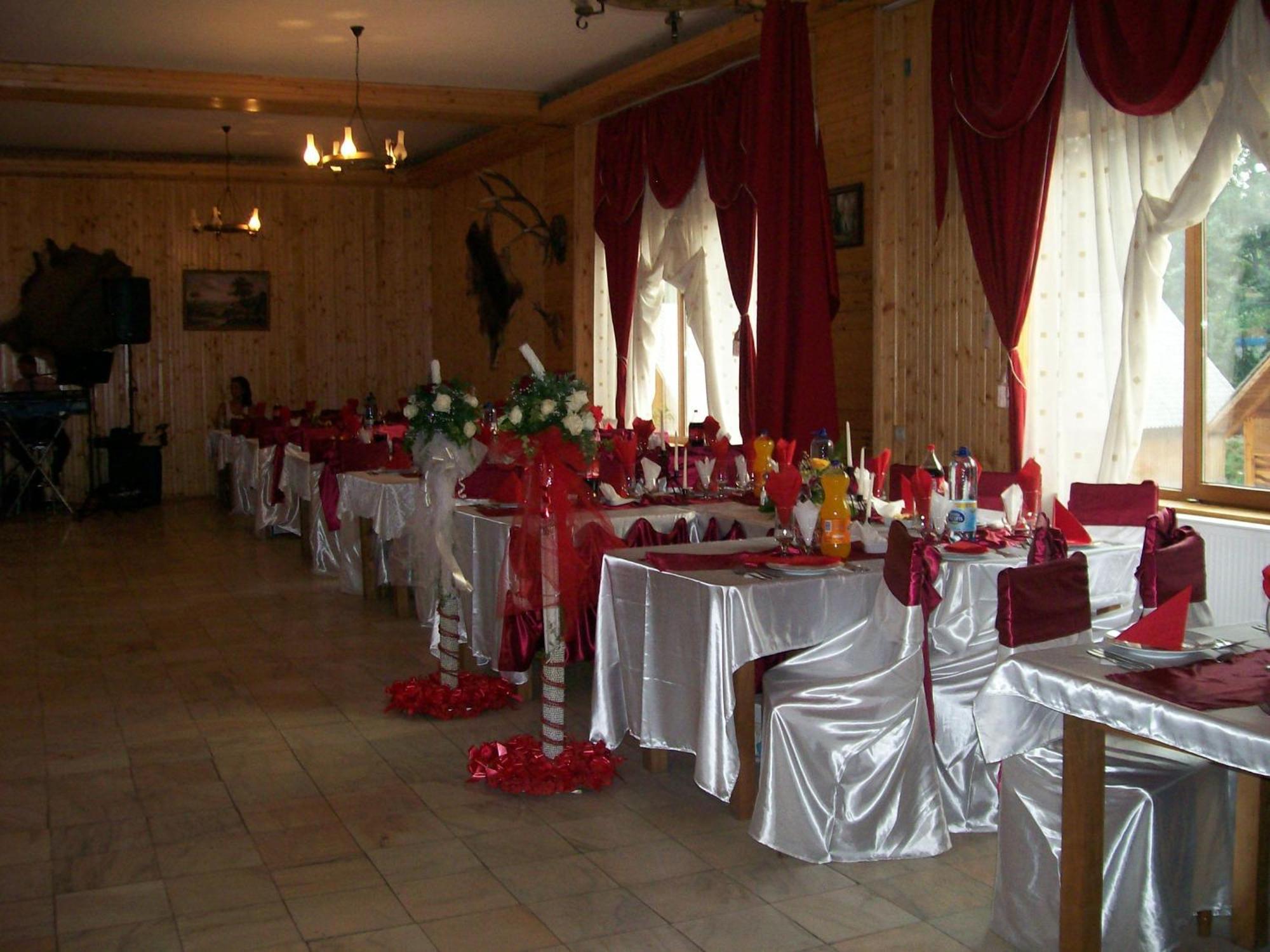 Pensiunea Dracula & Spa Capatineni-Ungureni ภายนอก รูปภาพ